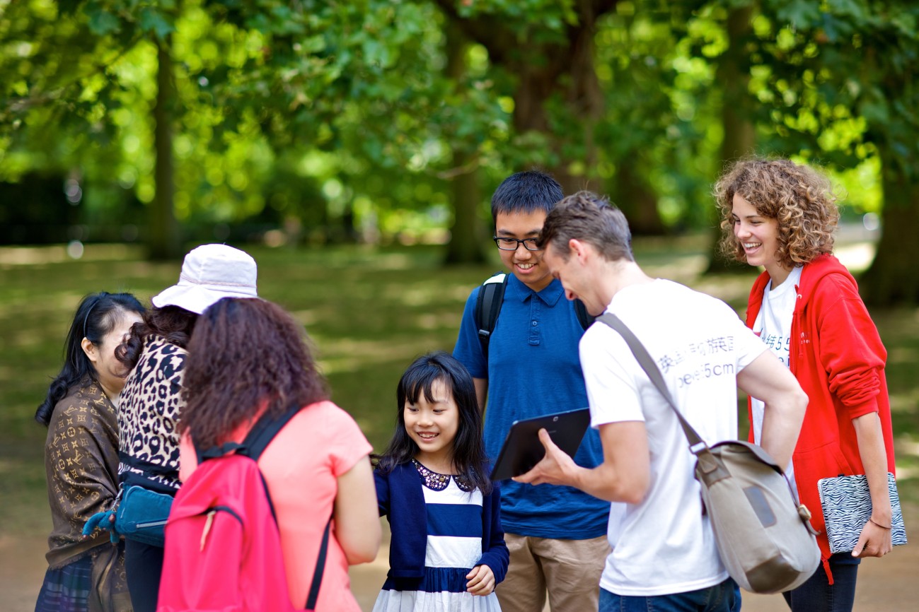 Native British Mandarin-speaking guides